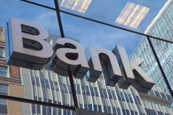 美股异动 | Q1净息差环比缩减4% 摩根大通(JPM.US)跌超5.7%