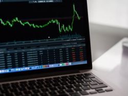 Meta(META.US)、Alphabet(GOOGL.US)步特斯拉(TSLA.US)后尘！遭荷兰养老基金ABP清仓
