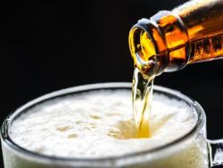 中泰证券：啤酒销量最难时刻已过 吨价和成本持续超预期