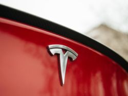 特斯拉(TSLA.US)Q1德国销量同比暴跌62%！本土车企迎反攻良机