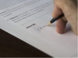 彻底分离Kenvue(KVUE.US)后 强生(JNJ.US)更新业绩展望 股息维持不变