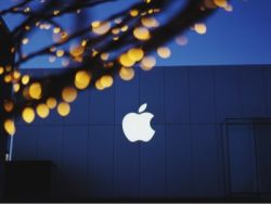 苹果(AAPL.US)AI将支持法语、德语等多种语言 并于4月登陆欧盟