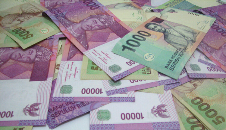 USD/IDR Turun, Namun Masih Bartahan di Atas 16.000