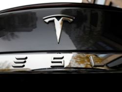 美股异动 | 新能源车股走势分化 特斯拉(TSLA.US)涨超6.4%