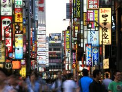丰田(TM.US)2月全球销量攀升 日本市场狂飙52%成最大推手