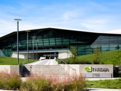 英伟达(NVDA.US)联手多家合作伙伴 推动美国AI制造本土化布局