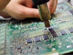 阿斯麦(ASML.US)Q1电话会：预计2025、2026年为增长年 未来AI需求渐趋稳固