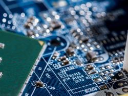 半导体三巨头财报登场：德州仪器(TXN.US)、泛林集团(LRCX.US)、英特尔(INTC.US)的关税解法