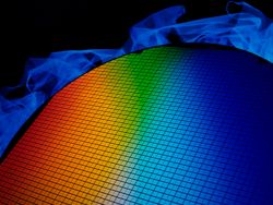 美股异动 | 芯片板块走高 AMD(AMD.US)涨超4%