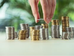 从联盟共建到收益破局：荣利营造(09639)新能源业务迎来 “订单化” 突破